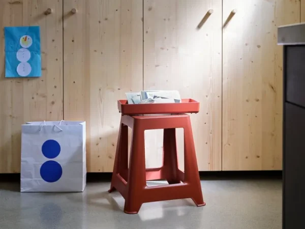 Mattiazzi Tische | Sitzgelegenheiten-Vitra Chap RE Hocker, Ziegelrot
