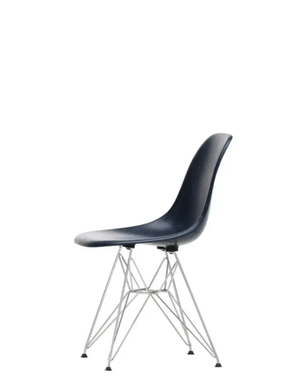 Fredericia Sitzgelegenheiten-Vitra Eames DSR Fiberglass Chair, marineblau – Chrom