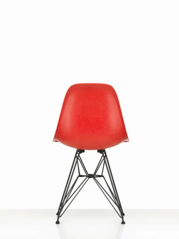 Vitra Sitzgelegenheiten-Eames DSR Fiberglass Stuhl, klassisch rot - Basic Dark