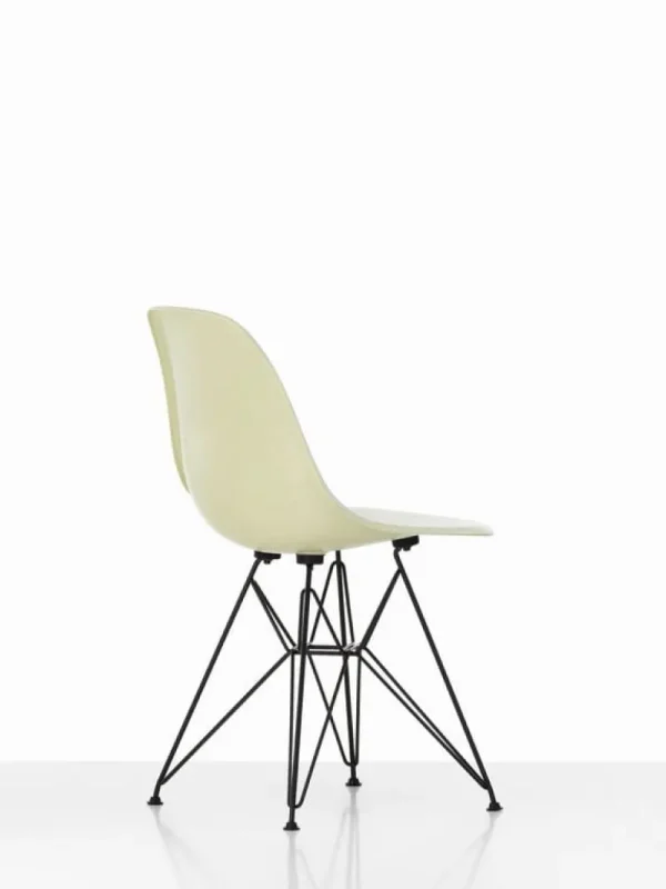 Artek Sitzgelegenheiten-Vitra Eames DSR Fiberglass Chair, pergamentgelb – schwarz