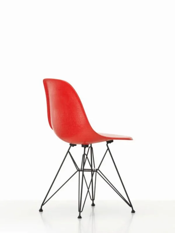 Vitra Sitzgelegenheiten-Eames DSR Fiberglass Stuhl, klassisch rot - Basic Dark