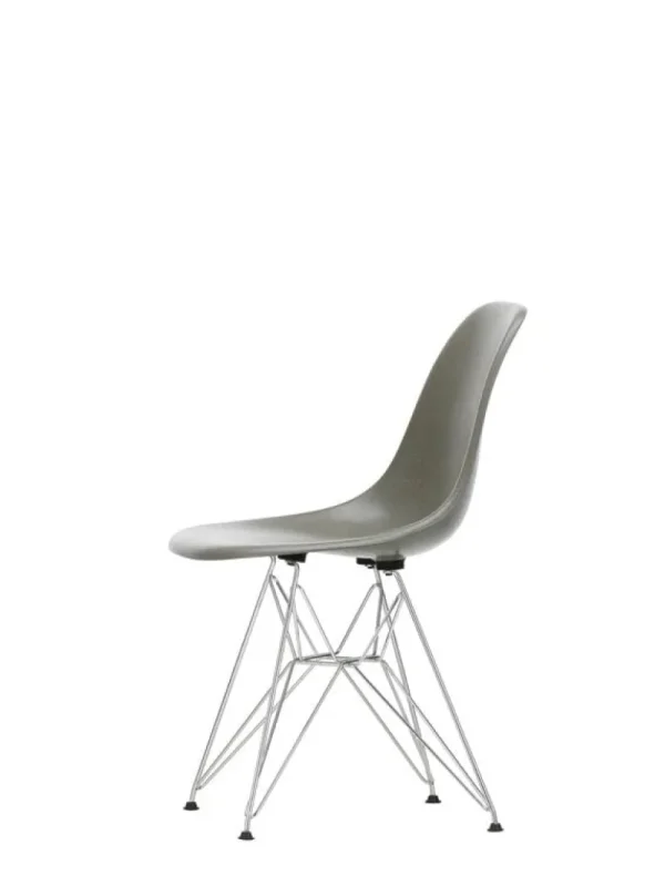 Form & Refine Sitzgelegenheiten-Vitra Eames DSR Fiberglass Chair, Raw Umber – Chrom