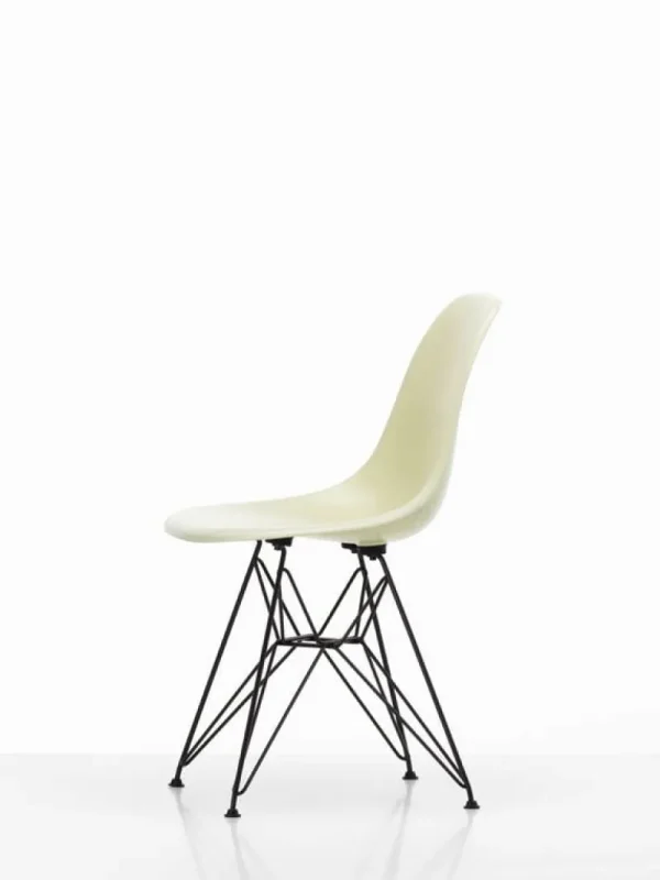 Artek Sitzgelegenheiten-Vitra Eames DSR Fiberglass Chair, pergamentgelb – schwarz