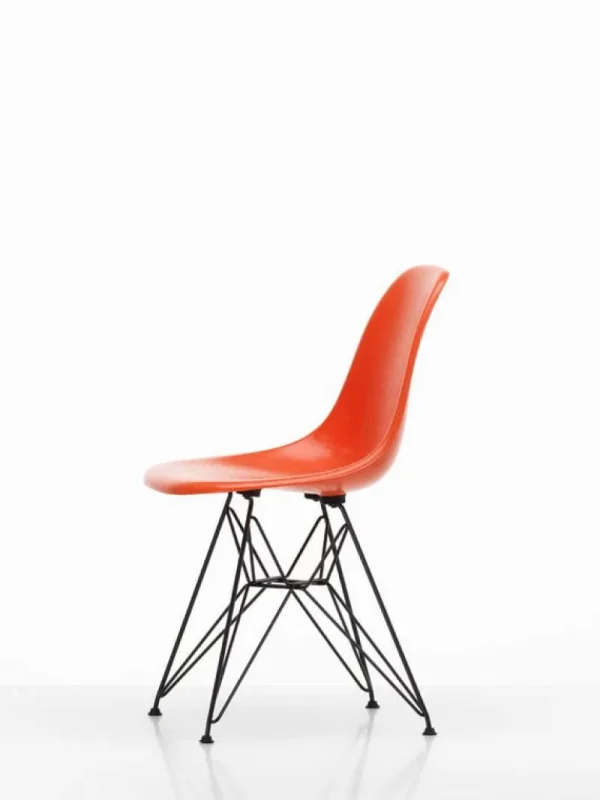 Artek Sitzgelegenheiten-Vitra Eames DSR Fiberglass Chair, rotorange – schwarz