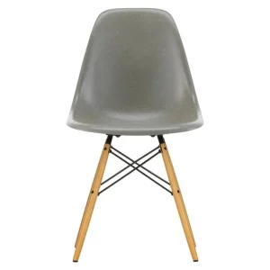 Woodnotes Sitzgelegenheiten-Vitra Eames DSW Fiberglass Chair, Raw Umber – Ahorn