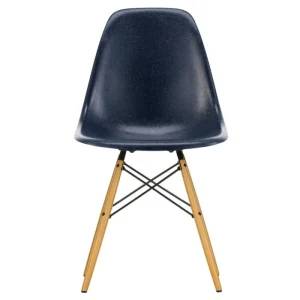 Artek Sitzgelegenheiten-Vitra Eames DSW Fiberglass Chair, marineblau – Ahorn