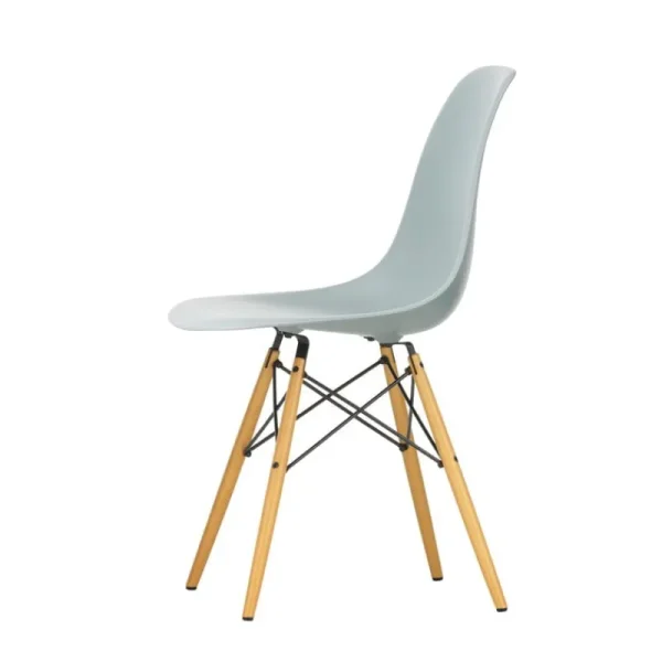 Tolix Sitzgelegenheiten-Vitra Eames DSW Stuhl, light grey RE - Ahorn