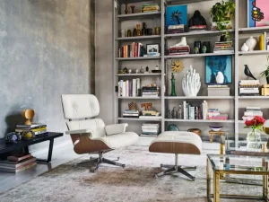 Eero Aarnio Originals Sitzgelegenheiten-Vitra Eames Lounge Chair, neue Größe, weißes Walnuss - Leder weiß