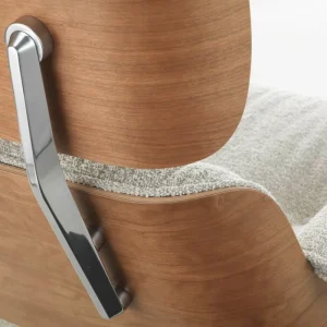 Muuto Sitzgelegenheiten-Vitra Eames Lounge Chair & Ottoman, neue Größe, Kirsche - Nubia, Creme