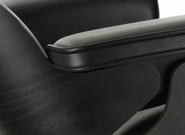 GUBI Sitzgelegenheiten-Vitra Eames Lounge Chair, klass. Größe, Esche schwarz – Leder schwarz