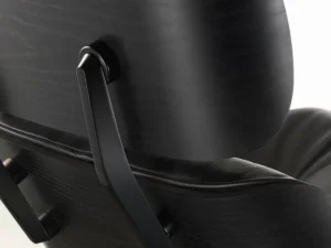 GUBI Sitzgelegenheiten-Vitra Eames Lounge Chair, klass. Größe, Esche schwarz – Leder schwarz