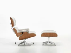 Vitra Sitzgelegenheiten-Eames Lounge Chair, neue Größe, amer. Kirsche - Nubia Creme/Sand