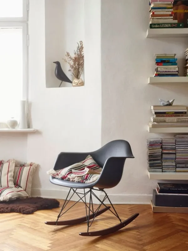 Artek Sitzgelegenheiten-Vitra Eames RAR Schaukelstuhl, deep black RE-Basic Dark-Ahorn dunkel