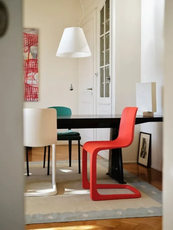 GUBI Sitzgelegenheiten-Vitra EVO-C Stuhl, Elfenbeinfarben