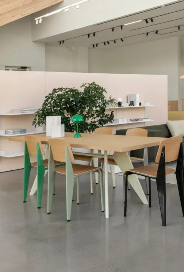 OX Denmarq Sitzgelegenheiten-Vitra Standard Chair, Tiefschwarz – Eiche