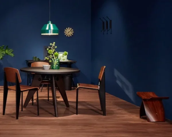 OX Denmarq Sitzgelegenheiten-Vitra Standard Chair, Tiefschwarz – Eiche