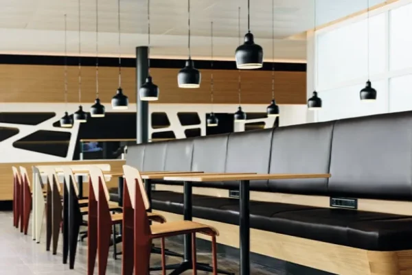 OX Denmarq Sitzgelegenheiten-Vitra Standard Chair, Tiefschwarz – Eiche