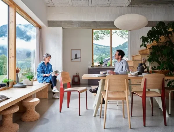 Normann Copenhagen Sitzgelegenheiten-Vitra Standard Stuhl, Japanese red – Eiche