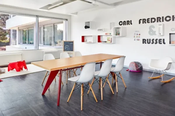 HAY Tische-Vitra Tisch EM 220 x 90 cm, Eiche – Japanese Red