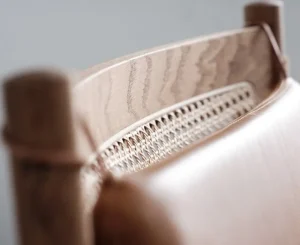HAY Sitzgelegenheiten-Warm Nordic Swing Schaukelstuhl, Teakholz - cognacbraunes Silk-Leder