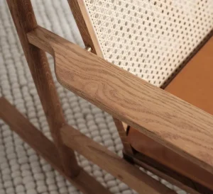 HAY Sitzgelegenheiten-Warm Nordic Swing Schaukelstuhl, Teakholz - cognacbraunes Silk-Leder