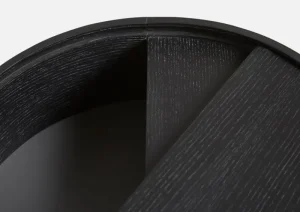 Warm Nordic Tische-Woud Arc Beistelltisch, Esche schwarz lackiert