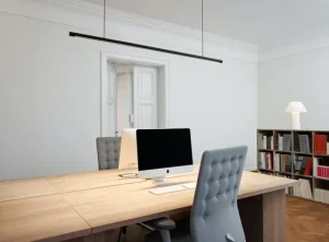 AGO Deckenleuchten-Wästberg w181 Linier Pendelleuchte, 2700 K, dimmbar, Schwarz